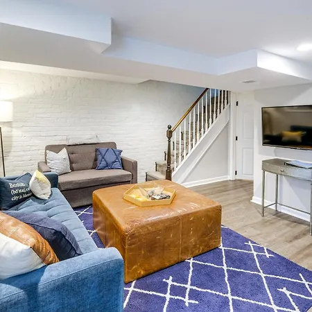 Walkable Location Modern Dc Apt With Yard Access!
